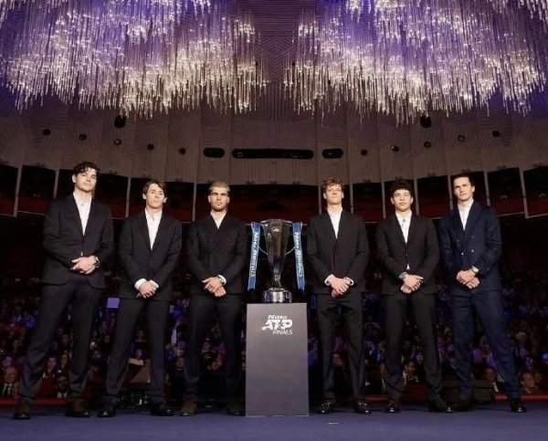 摩根证券 兹维列夫: 过去两年我都赢了阿卡, 状态良好时可与他们抗衡